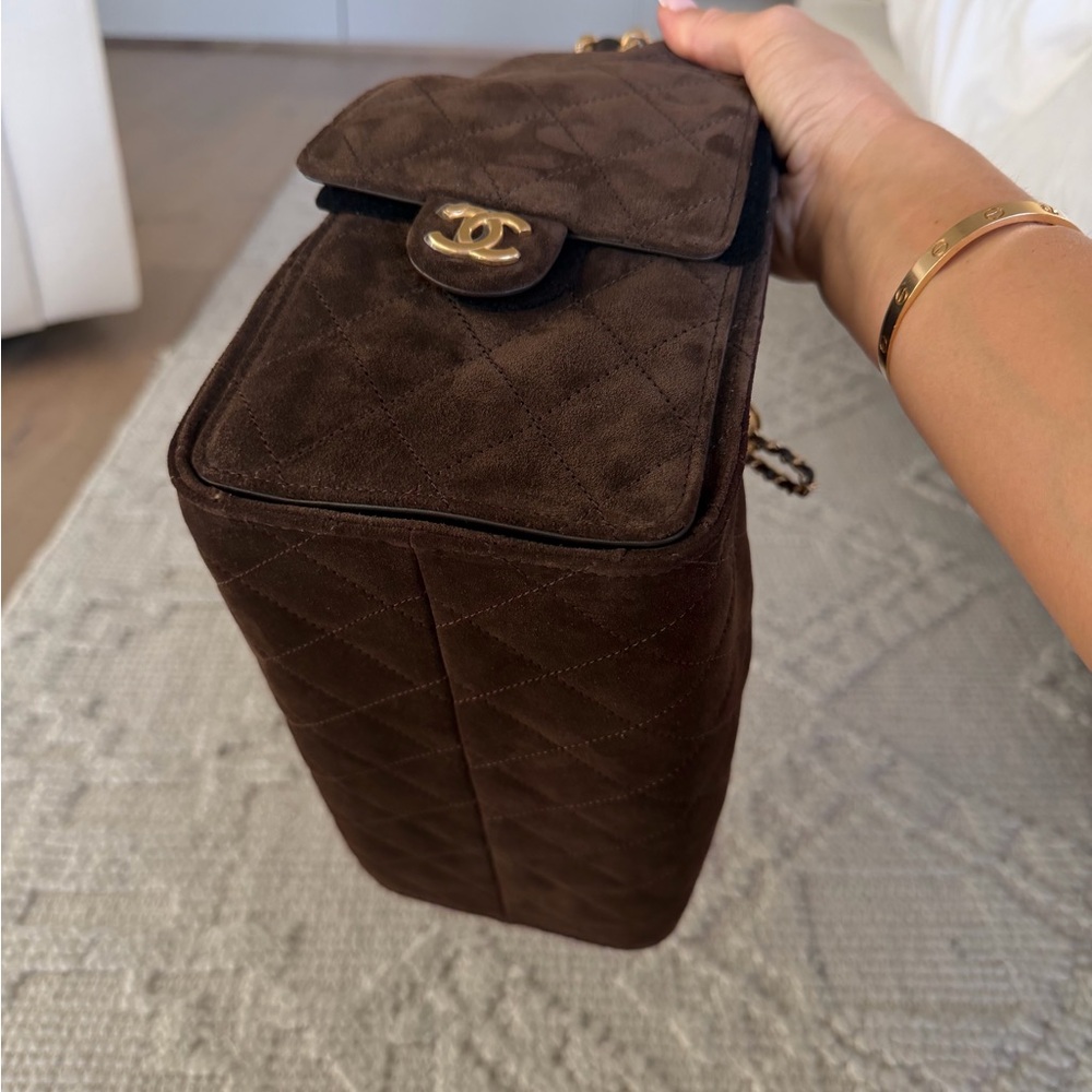New CHANEL 25 Brown Suede Small
Hobo Tote - Picture 12 of 12